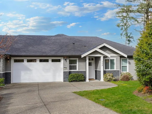 759 Cuaulta Cres #B, Colwood, BC V9C 3H3