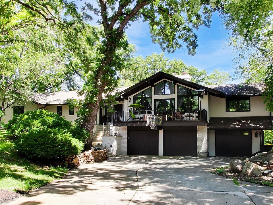 1st image of 35 Windsor Dr