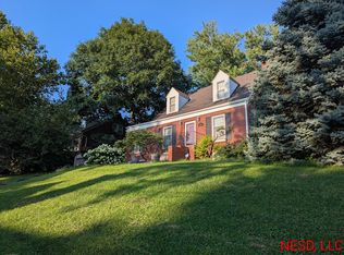 1607 N 49th St, Omaha, NE 68104