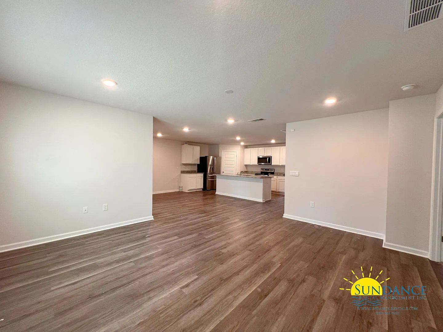 Spacious 4-Bed Home in Prime Location and pet friendly! — Photo 2