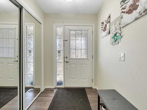 3rd image of 145 W Viewpointe Ter