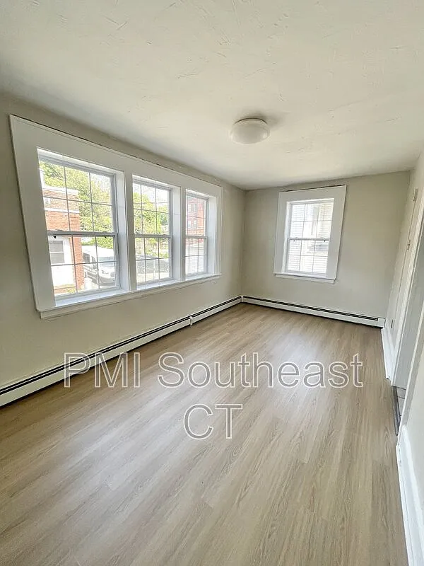 1 bed, 1.0 bath, 675 sqft, $1,175 — Photo 2