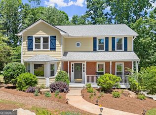 1615 Maple Ridge Dr, Suwanee, GA 30024