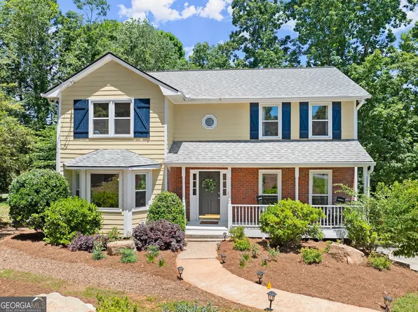 1615 Maple Ridge Dr, Suwanee, GA 30024