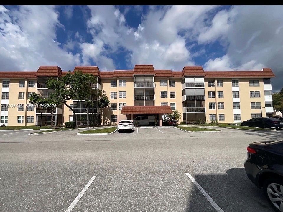 1st image of 4152 Inverrary Dr APT 409