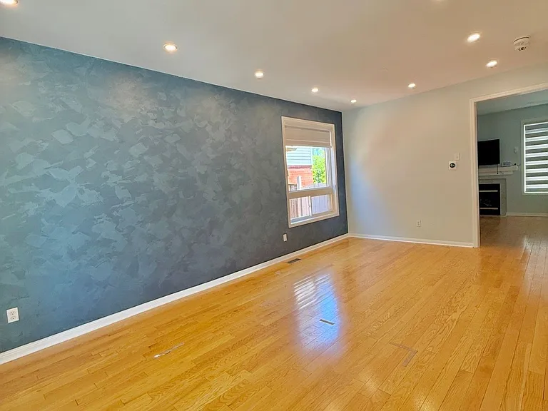 21 Sugarhill Dr #UPPER — Photo 5