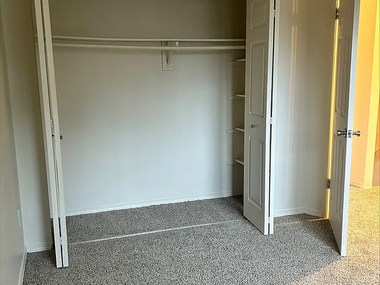 Mt. Pleasant Apartments — Photo 20