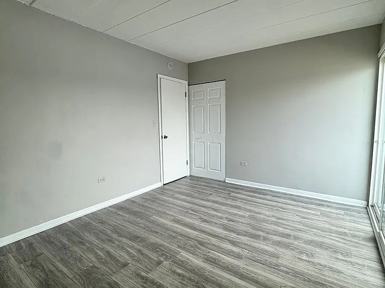 33rd Ave Apartments — Photo 8