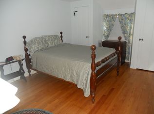 39 Farnham Rd, West Hartford, CT 06119