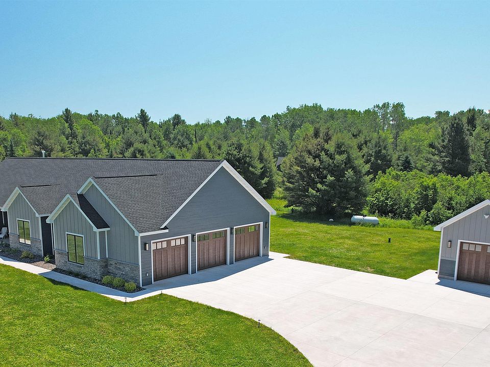 1st image of 46647 Golf Dr