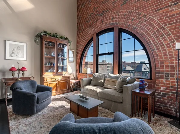 1241-1255 Adams St #F611, Dorchester Center, MA 02124