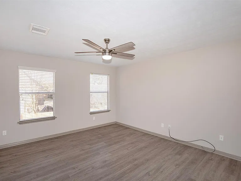 2108 Olympic Dr — Photo 29