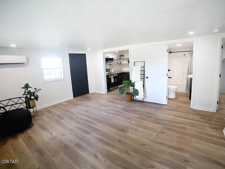 308 Cottonwood St — Photo 5