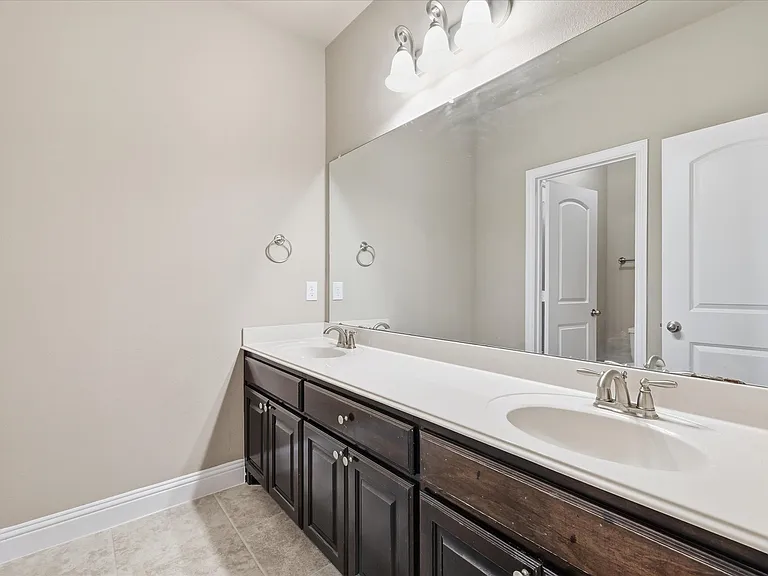 768 Huntingdon St — Photo 38