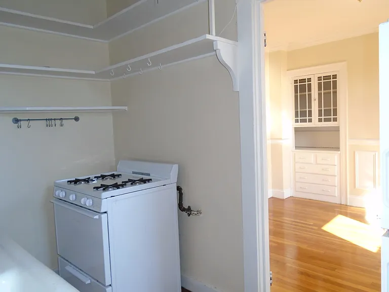 Craigie Cir — Photo 25