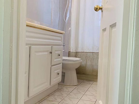 5th image of 1321 Bell Blvd #2