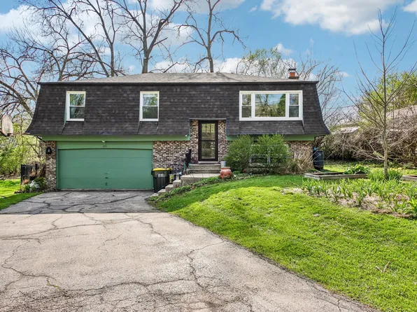 355 Council Trl, Lake In The Hills, IL 60156