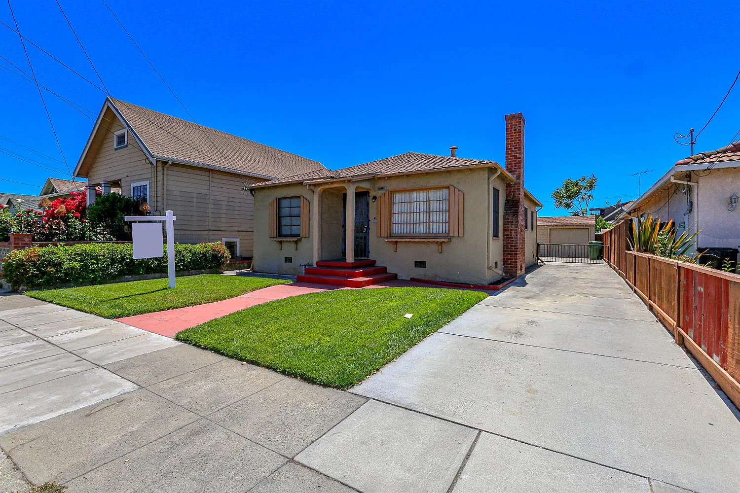 1141 Vine St photo 1