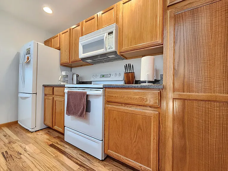 1550 Raven Cir #N — Photo 9
