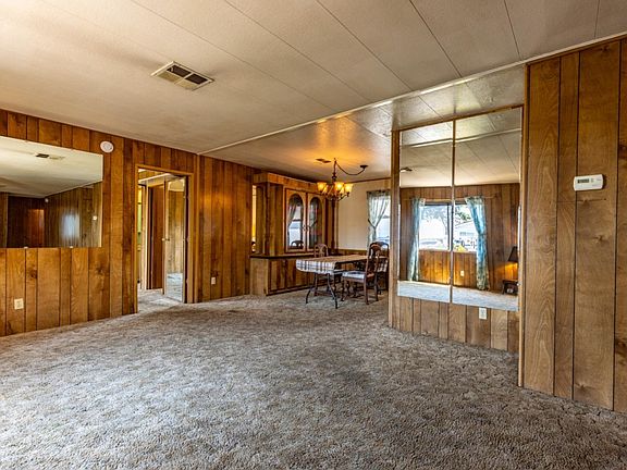 2nd image of 2052 Gold St #106