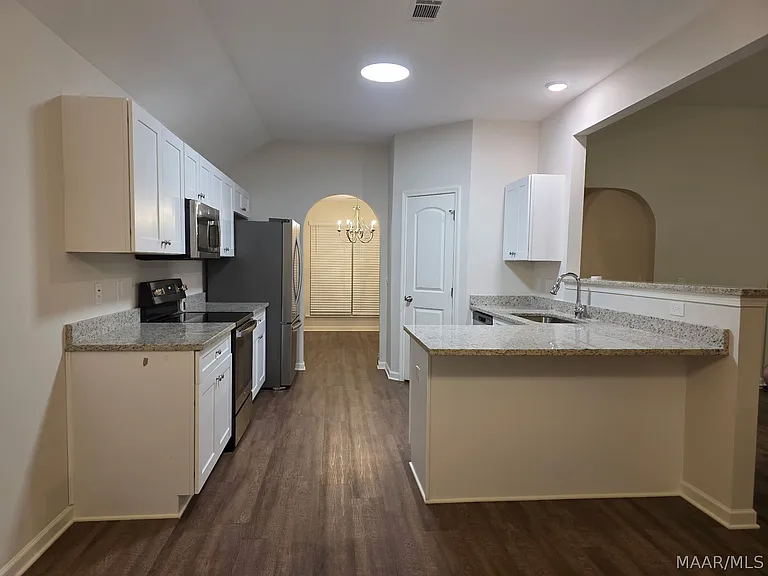 745 Park Ln — Photo 15