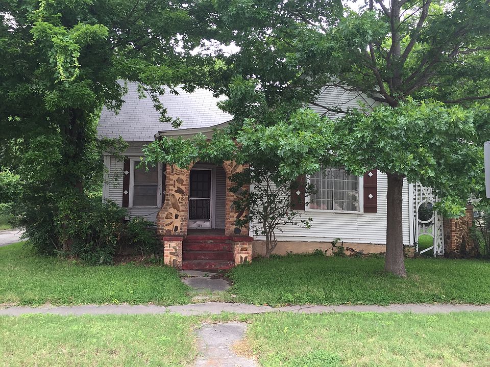 1st image of 313 S Lindsay St