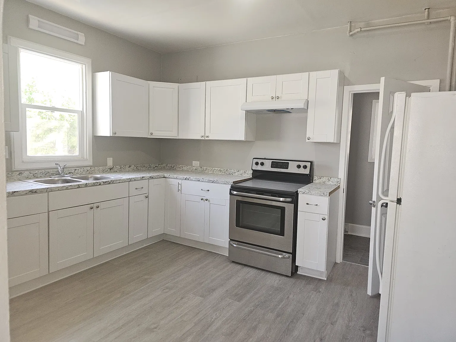 2 bed, 650 sqft, $1,450 — Photo 2