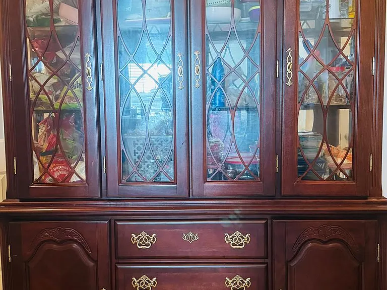 Additional Storage Cabinet included in Rent.