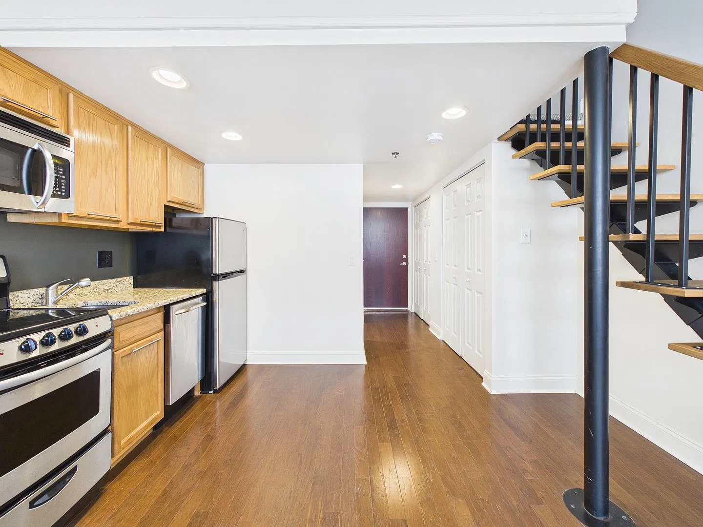 1600 Chestnut St — Photo 3