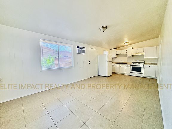 3rd image of 2460 N Treat Ave