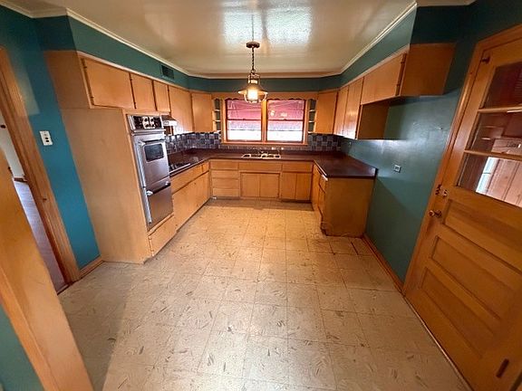 3rd image of 12501 S Throop St