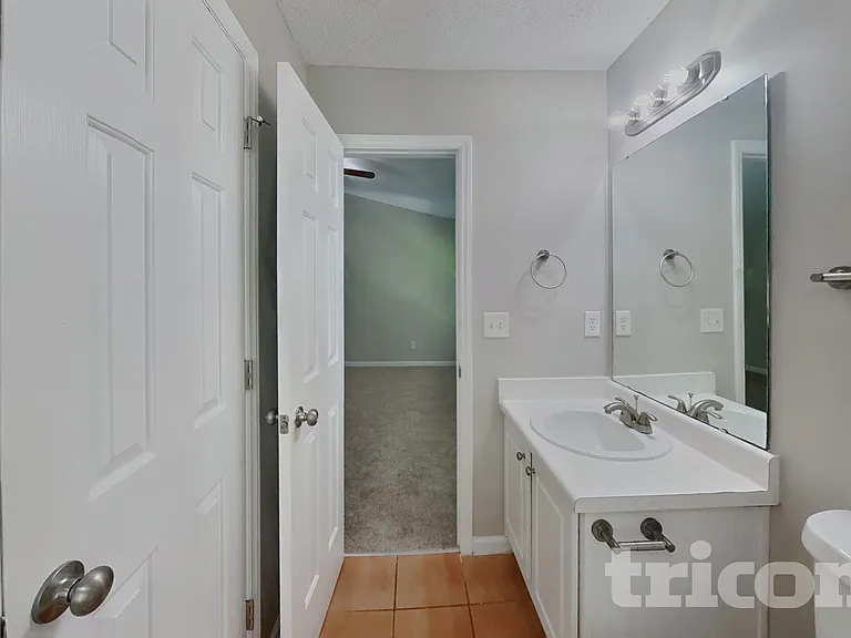 4812 Silverdene St — Photo 8