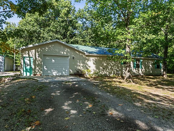 5th image of 4201 Long Lake Rd