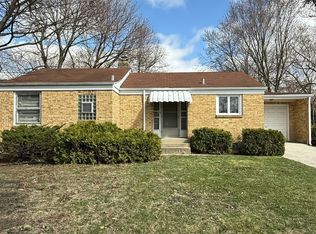 1N649 Main St, Glen Ellyn, IL 60137