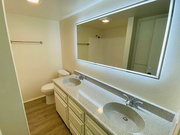 3rd image of 4411 1/2 Merced Ave #18