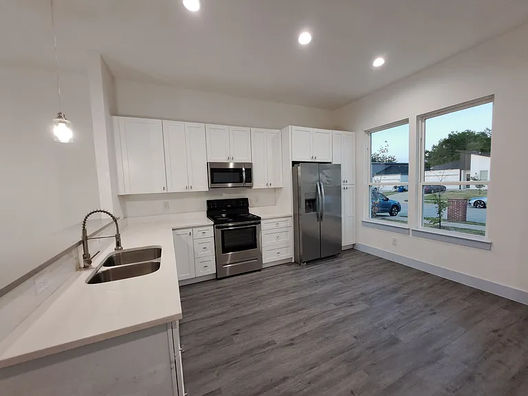 3235 Noor St — Photo 4