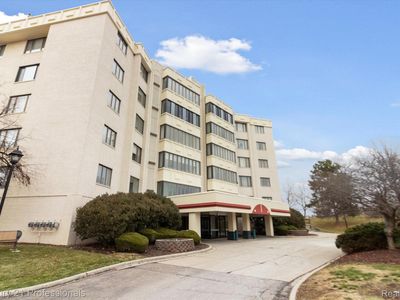 43050 Twelve Oaks Crescent Dr APT 2011, Novi, MI, 48377