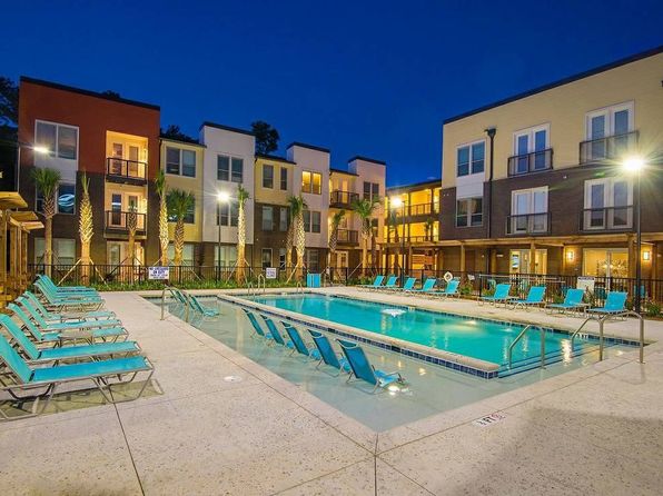 2000 Front St #12106