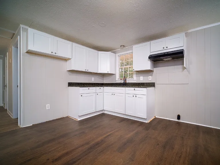 2017 Redwood Cir — Photo 30