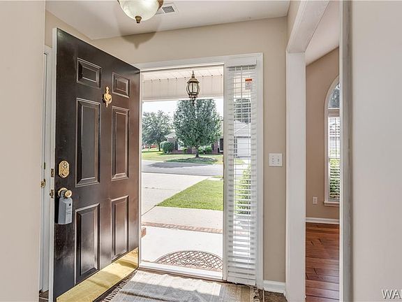 5th image of 8309 Meadowlake Village Dr