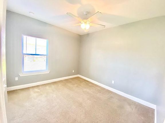 3rd image of 178 Whispering Creek Ave