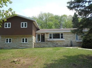 N3420 Tipperary Rd, Poynette, WI 53955