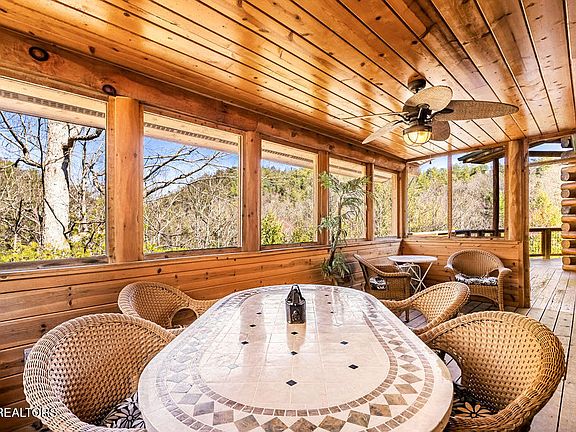 5th image of 206 Cobblestone Way