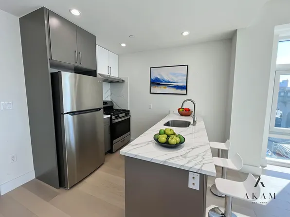 43-46 39th Place image 3 of 4