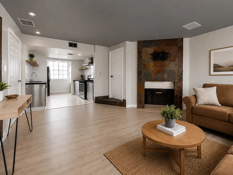 575 E St #18 — Photo 1