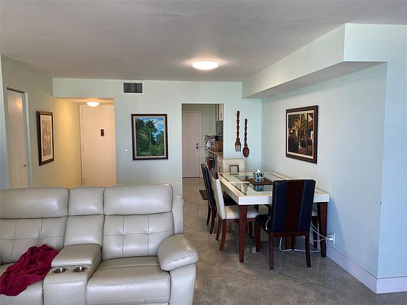 4th image of 2201 S Ocean Drive #1404