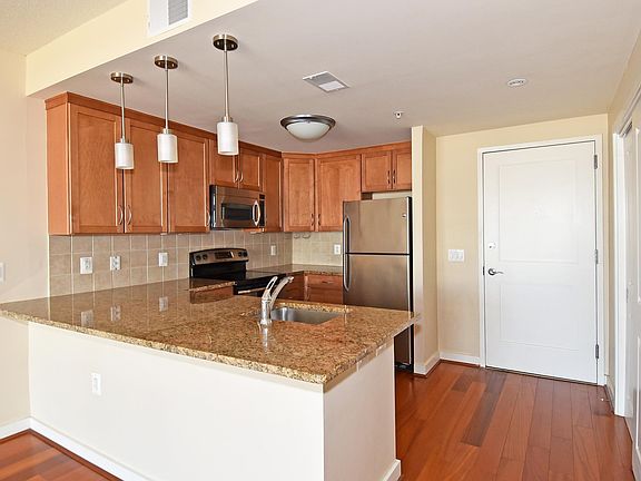 4th image of 888 N Quincy St Unit 1903