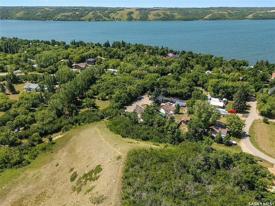 2nd image of 173 Boundary AVENUE