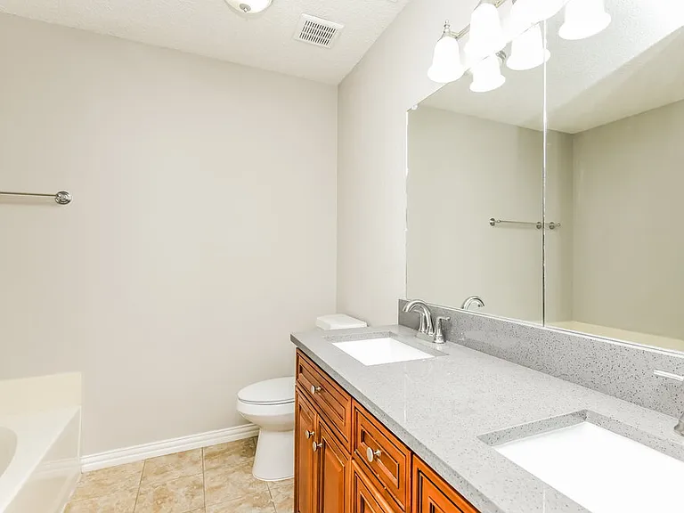 216 Rosewood Ln — Photo 15
