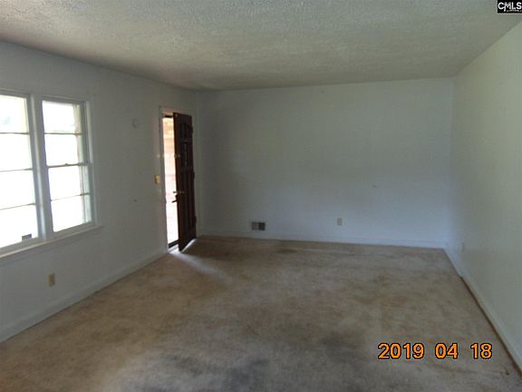 3rd image of 7430 Pinedale Dr
